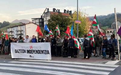 Hispanitatearen Egunean «ospatzeko deus ez dagoela» nabarmendu du Ernaik Beran