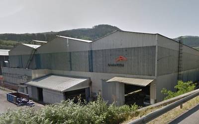 Arcelor Mittalen geldialdiak egiteko erabakia salatu du LABek