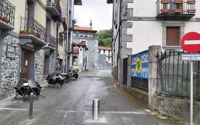 Leitzako Udalak oinezkoen eremuak errespetatzeko deia egin du