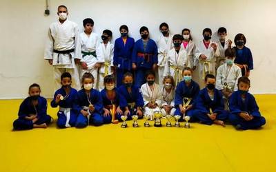 Domina mordoarekin itzuli dira Arrasateko judo elkarteko gaztetxoak Eibartik