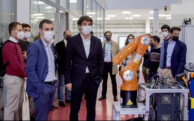 Urtero 200 profesional inguru prestatuko dituen IIoT Gaitasun Zentroa aurkeztu dute