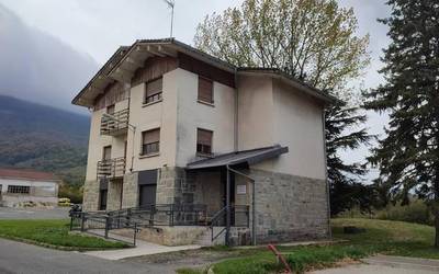 Etxegabeen aterpea larunbatean mustuko dute