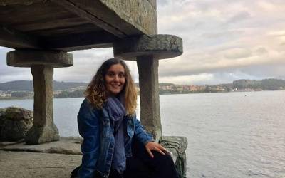 «Ipuinen eta entzuleen arteko zubi lana egiten dugu»