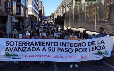 Avanzadaren estaltzea exijitzeko egindako manifestazioan 325 herritarrek parte hartu dute