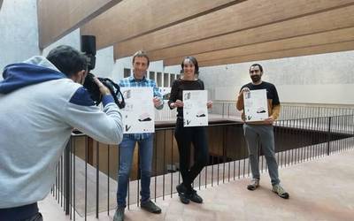 Loitzate Goñi beratarra eta Ekhi Rojo eta Eneko Fernandez lesakarrak saritu dituzte Iruñeko II. Bertsopaper Lehiaketan