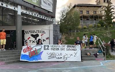 Atxondo Harrera Herria elkarteak "gogor" salatu du udalaren jarrera