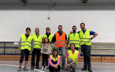 Jai Alai frontoiari kolorea eman diote urriko auzolanean