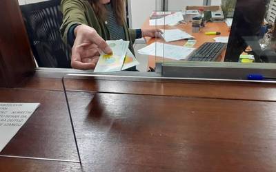 Bonuen erdiak banatu barik