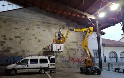 Argiteria berria frontoi zaharrean