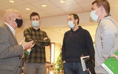 Ziriza kontseilaria Bertizen bildu zen atzo Baztan-Bidasoko alkateekin, udal finantzaketaren sistema berria aurkezteko