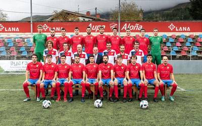 Aloña Mendiko futbol taldeen argazkiak hemen
