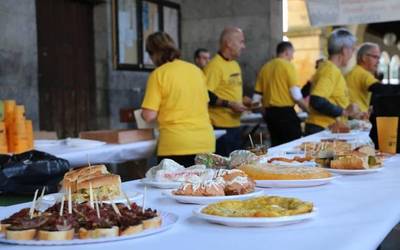 Pintxo solidarioak eta bigarren eskuko denda izango dira zapatuan Kontzejupean