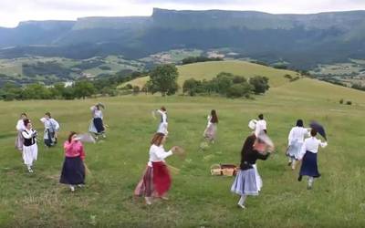 'Indarkeria matxistaren aurka Aiaraldea dantzan' lehiaketa, abian