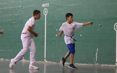 Bihar, zapatua, jokatuko dituzte pilota finalak Aramaion