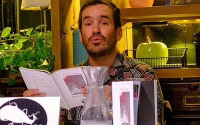 Bere azken poema liburua aurkeztu du Hasier Larretxea arraioztarrak