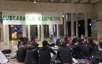 Unai Irigarai: "Euskarazko eskaintza eskariarekin lotu nahi du NUPek, eta horrekin ez gaude ados"
