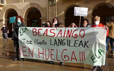 Beasaingo etxez etxeko arreta zerbitzuko langileek greba hasi dute gaur