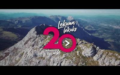[BIDEOA] Eskurik esku, urterik urte, ANBOTOk 20 urte bete ditu bidean gora