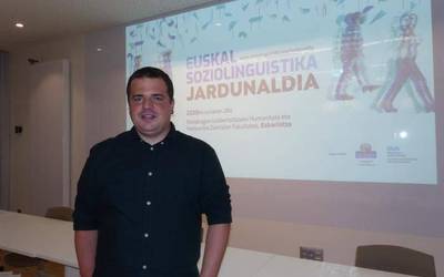 Asier Basurto: "Gizartean ematen diren aldaketak ulertu behar ditugu euskararen biziberritzean arrakasta edukitzeko"