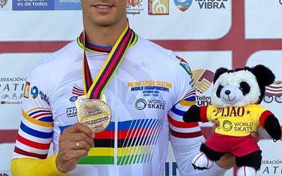 Munduko urrezko domina jantzi berri, irristaketari agur esango dio Ioseba Fernandezek