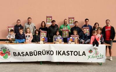 Azaroaren 30era arte eskuratu daitezke Xiberoko ikastolei laguntzeko saskiak