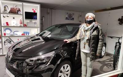 Ireki dute JAEDen urteroko stand solidarioa Durangon