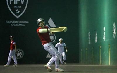 Munduko Kopako bigarren partida ere irabazi du Lopezek