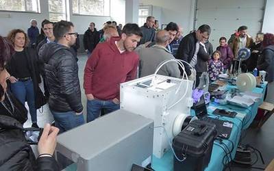 Dinabidek Demo Iris Lab hartuko du