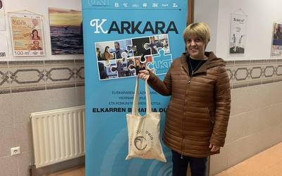 Olatz Egiari tokatu zaio KARKARAk zozkatu duen Orio Arraunketa Elkartearen produktu sorta