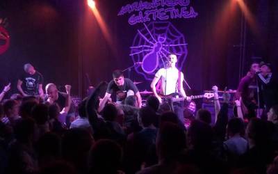 Arrasateko punk-oi! mugimenduaren haria ez da eten