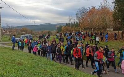300 lagun baino gehiago batu zituen atzo Lezamako mendi ibilaldiak