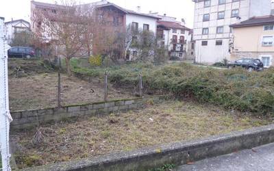 Hiri lurzoruko espazio pribatuek garbi egon behar dute
