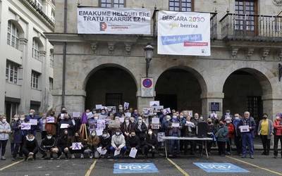 Indarkeria matxista salatu dute Bergarako pentsiodunek asteleheneko elkarretaratzean