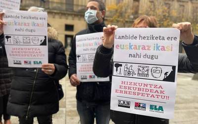 Lanbide heziketan euskararen eskaintza urria salatu dute LABek, STEILASek eta ELAk