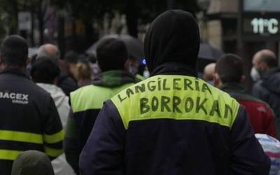 3.640 euro jaso dituzte Tubacexeko langileek Cadizen greban dauden beharginentzat