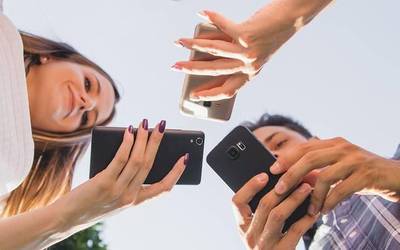 Amazabal ikastetxea «mugikorrik gabeko eremu» bihurtzeko ekimena abiatu dute