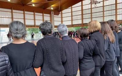 [BIDEOA] Durangoko emakumeen kartzelan egondako emakumeak soka-dantza hunkigarri batekin omendu dituzte