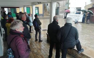 Asteazkeneko manifestazioan parte hartzeko deia egin dute pentsiodunek