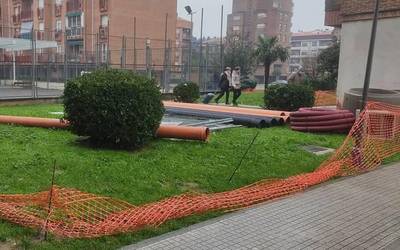 Aita Mari eta Alai auzuneak elkartzen dituen eremua berrurbanizatzeko lanei ekin diete