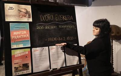 Konpromisoak hartu eta euskara erabiltzeko deia
