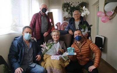 Senidez inguratuta ospatu ditu 100 urteak Martina Zubizarretak