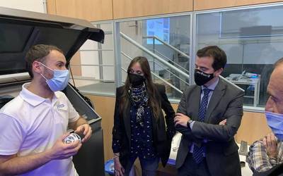 Pieza metalikoak fabrikatzeko LMD teknologiako makina Dinabiden