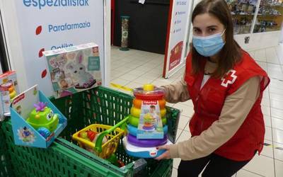Abian da Gurutze Gorriaren jostailu bilketa kanpaina