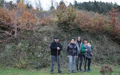 Hitzarmena, hogei urtez Unamuno baserriko lursaila zaintzeko