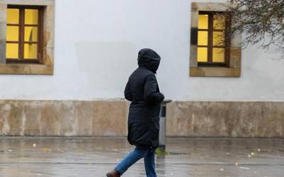 Bi errekor, kutsatzeen etenik gabeko gorakadan