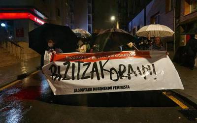Algortako mugimendu feminista: "Indarkeria matxista oso bizirik eta sendo dago gure artean"