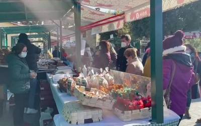 [BIDEOA] Giro bikaina Garaiko baserriko produktuen azokan