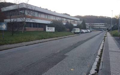 Elkarretaratzea egingo dute bihar, larunbatean 45 urteko langilea hil zen enpresaren aurrean