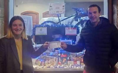 Laura Erasun Elizondok irabazi du Erreka elkartearen Eguberrietako saskia