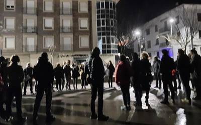 'COVID ziurtagiria'-ren aurkako elkarretaratzea egingo dute gaur